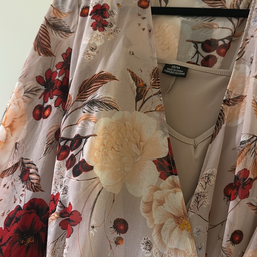 City Chic Floral Wrap Dress with Belt - Picture 3 of 3